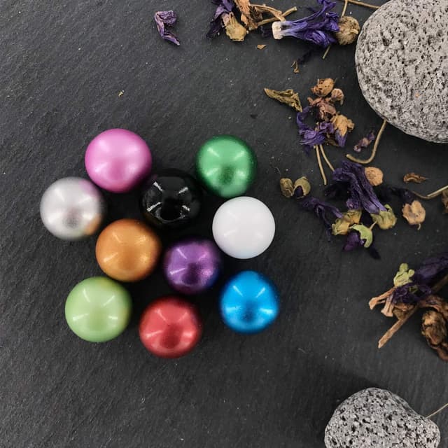 Detalle 2 de Morella Femme Boule sonore d’ange Ø 16 mm : pendentif à sphère en mouvement (plusieurs couleurs)