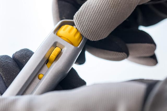 Thumbnail 4 de STANLEY 1-10-018 cutter Interlock 18 mm