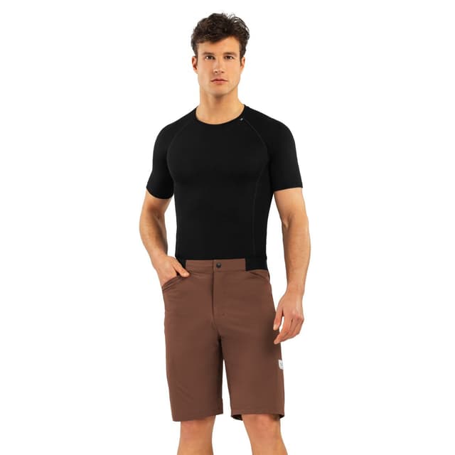 Detalle de Siroko Gravel-Short Bermuda gravel de hombre