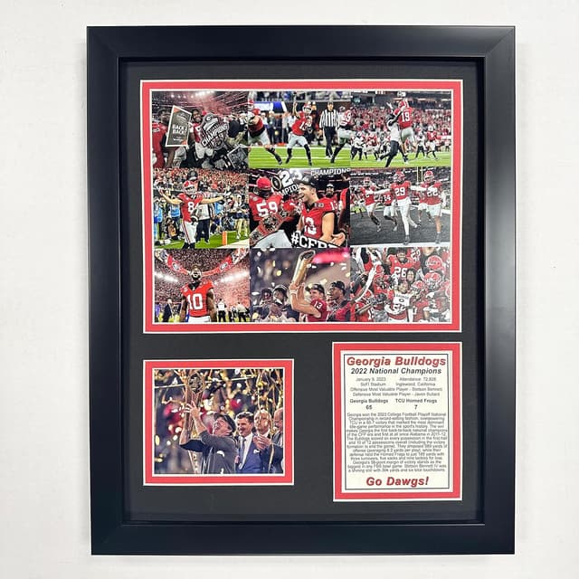 Detalle 1 de Legends Never Die Georgia Bulldogs 2022 CFP National Champions 12"x15" Framed Photo Collage (Podium)