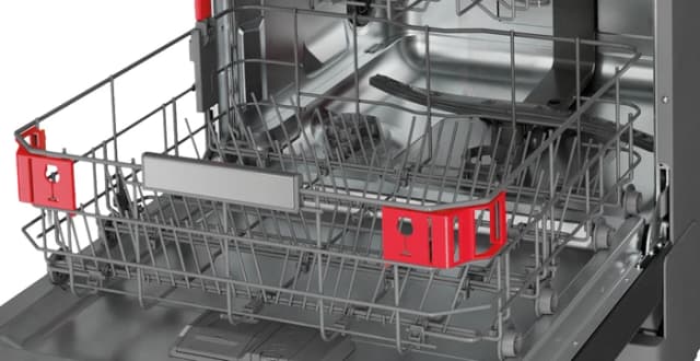 Detalle de Bauknecht BKSV2 FAN freistehende Spülmaschine mit ActiveDry und Hygiene-Programm