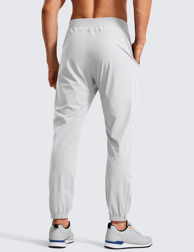 Detalle 2 de CRZ Yoga Lightweight Joggers Pants NS024 Uomo: pantaloni da jogging leggeri con tasche e zip alla caviglia