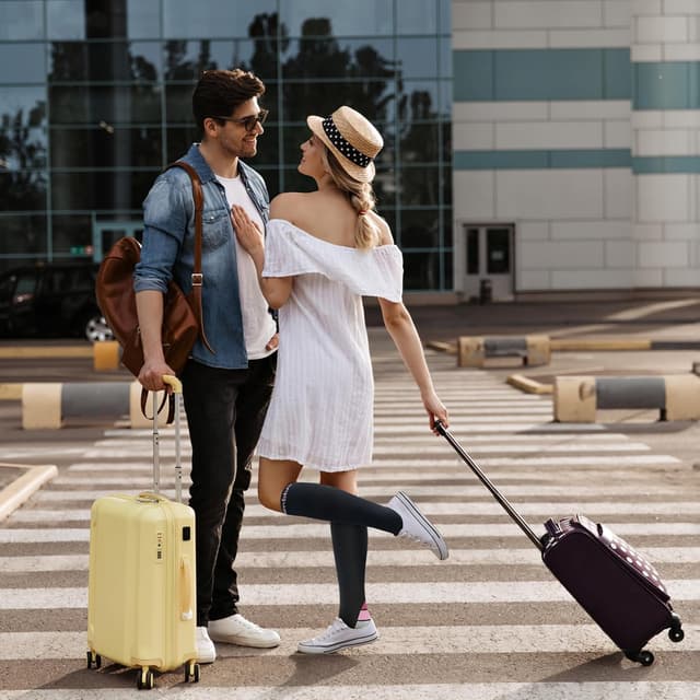 Detalle 2 de CAMBIVO Compression Socks for Women & Men (2 Pairs) – 20–30 mmHg calf & ankle support for travel, work and sports