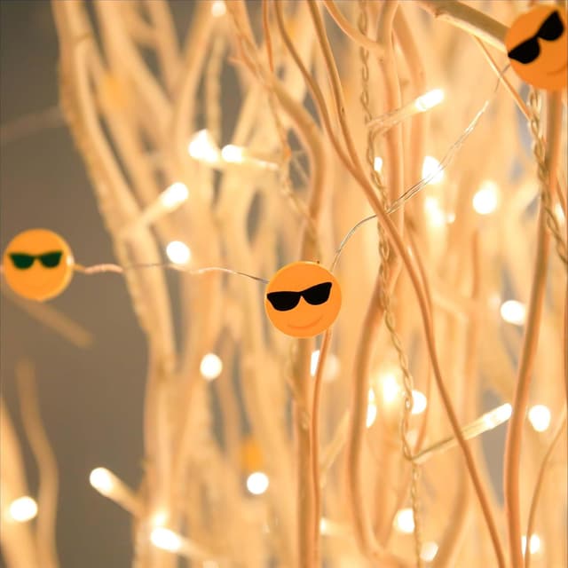 Detalle de hellum LED Kupfer-Lichterkette „Cool-Emoji“ (10 warmweiße LEDs, 90 cm, batteriebetrieben mit 2 AA)