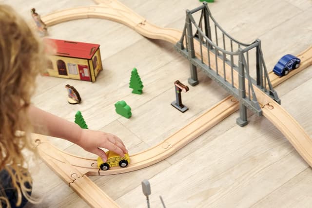 Detalle 2 de Eichhorn Schienenbahn 100006204 Bahnset