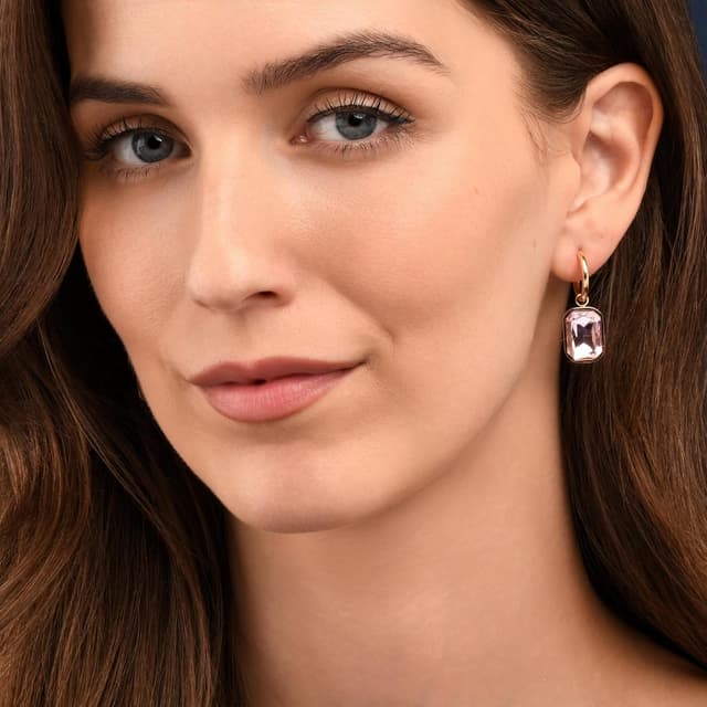 Detalle de Zavana grosses créoles femme en acier inoxydable plaqué or avec cristaux et grands pendentifs