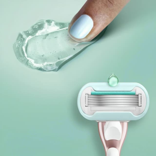 Detalle 2 de Gillette Venus Deluxe Smooth Sensitive Ersatzklingen – 10 Stück