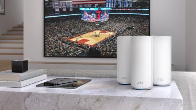 Detalle 2 de Netgear Orbi RBE873 Weiß (WiFi 7) Mesh-WLAN-System für 2–3 Etagen