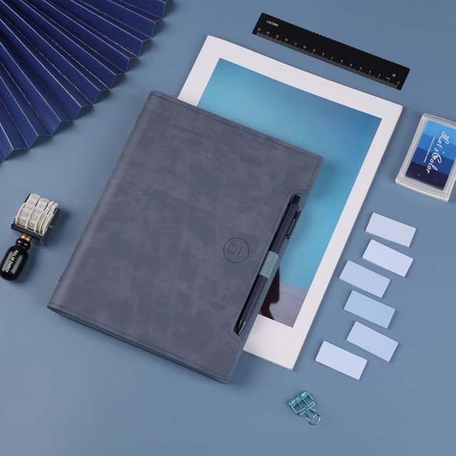 Detalle de Agenda in Pelle Classica A5 ricaricabile con pagine a righe, tasche e portapenne