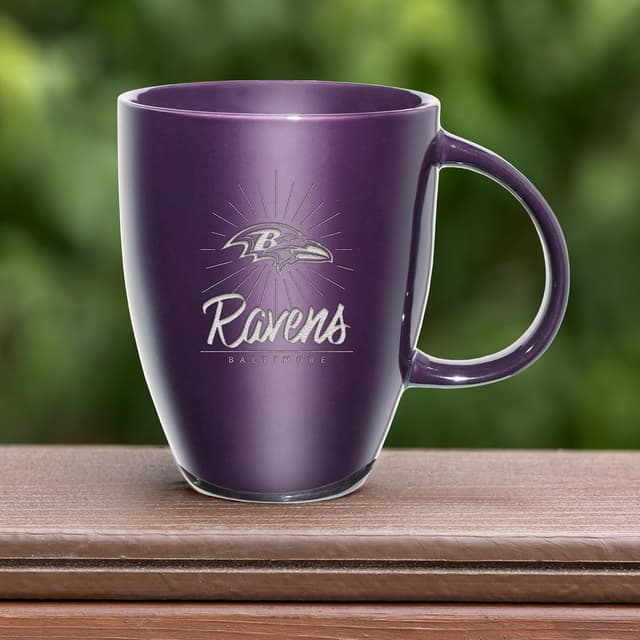 Detalle 2 de Rico Industries NFL Football Sunburst 18oz Laser Engraved Ceramic Lustre Mug