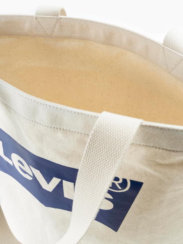 Detalle 2 de Levi's Batwing Tote 16 L crudo y azul