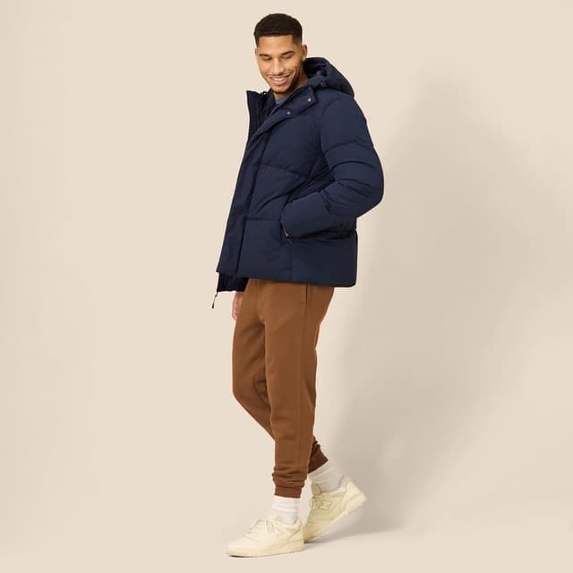 Detalle de Amazon Essentials Men’s Relaxed-Fit Fleece Jogger Sweatpants (Elastic Waist, Drawcord, Pockets)