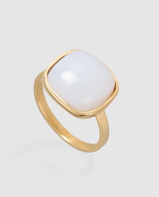 Detalle de Luzz Anillo de oro amarillo con calcedonia 💍