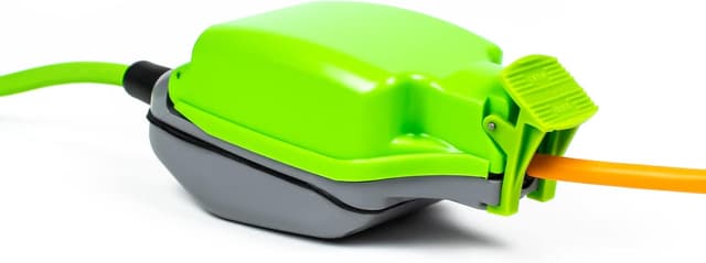 Detalle 2 de STATUS 1 Socket Extension Lead 5m (Green) with Weatherproof 13A IP54 Sealed Socket