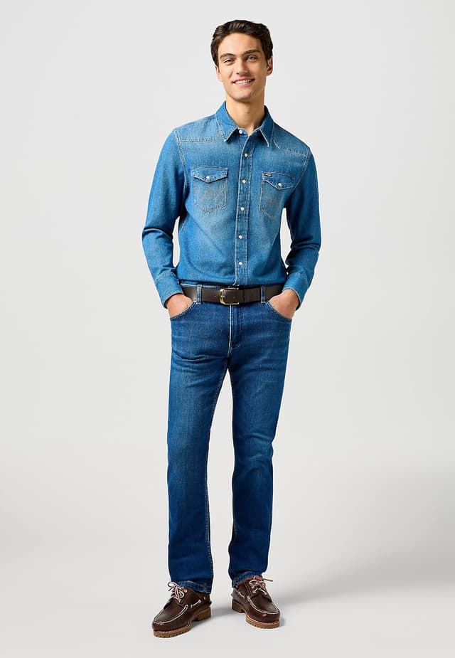 Detalle de Wrangler Greensboro Regular Fit Straight Jeans (Medium Stretch) W30–W42