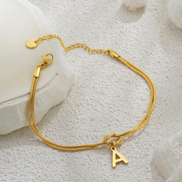 Detalle 2 de SLOONG Armband Damen „Buchstaben“ in Gold/Silber, 18K vergoldet – personalisierbar mit Initialen