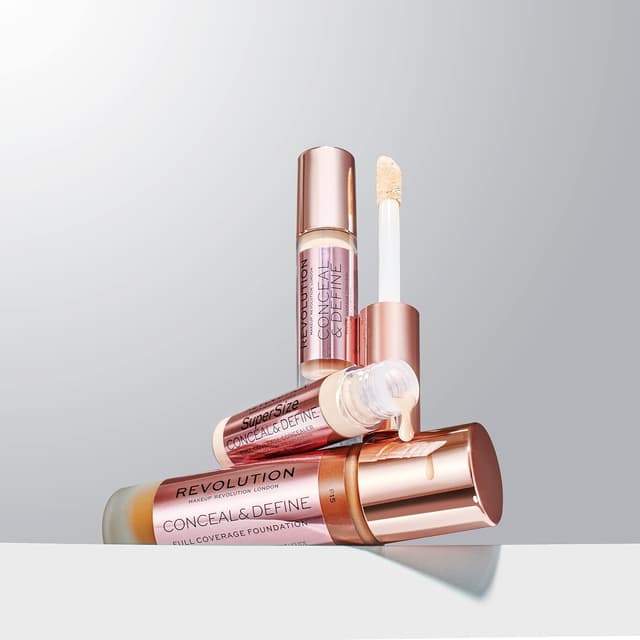 Detalle 2 de MakeUp Revolution Conceal and Define Concealer C15 mit Applikator (30 g) für dunklere Hauttöne