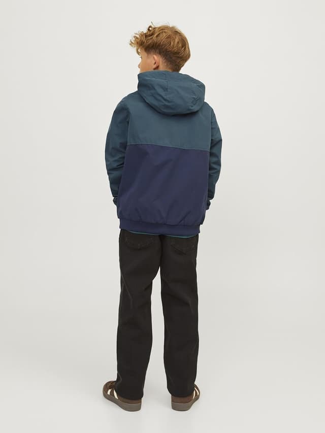 Detalle 2 de JACK & JONES Boy Softshell Jacke Junior – leichte Softshell-Jacke für Bewegungsfreiheit