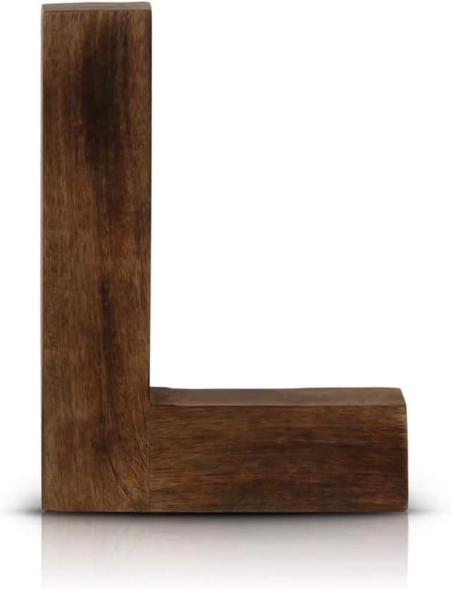 Detalle 2 de Decorative Solid Block Wooden Letter 20 cm 🪵