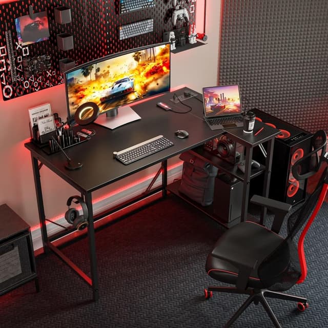 Detalle 2 de DOMSHOCT 120 x 70cm L-shaped gaming desk with power outlets, reversible storage shelves and headphone hook (black)