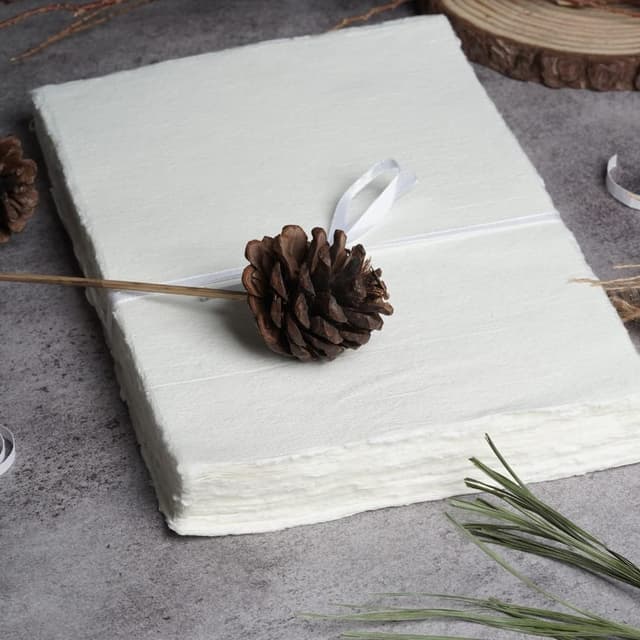 Detalle 2 de Leather Village 50 Sheets Rough Textured Watercolor Paper (9.5 x 12.5 in, 150GSM) – Handmade Deckle Edge