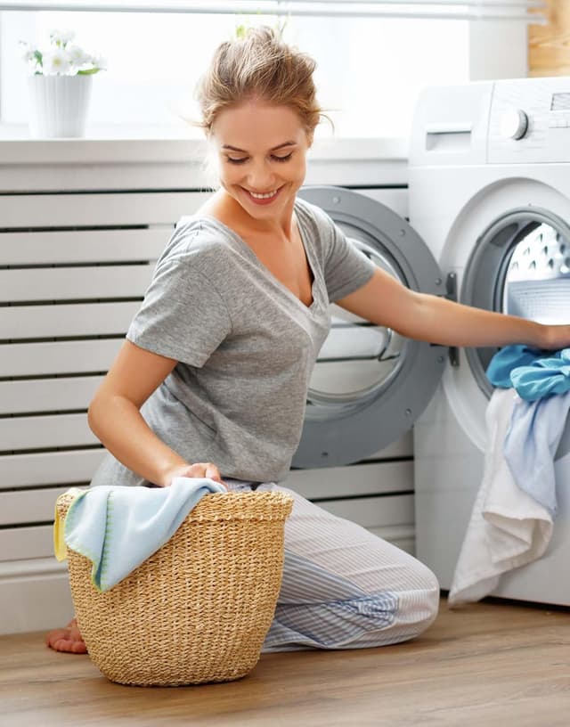 Detalle de VeraCosy women’s fuzzy slippers with memory foam and non-slip rubber sole