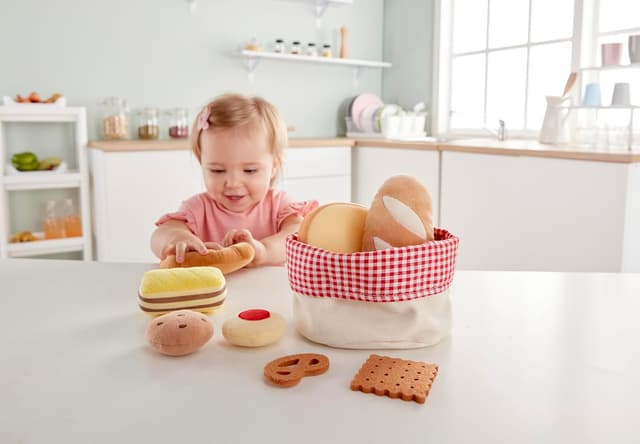 Detalle de Hape E3168 Toddler Bread Basket soft food toy set for pretend play (3+ years)