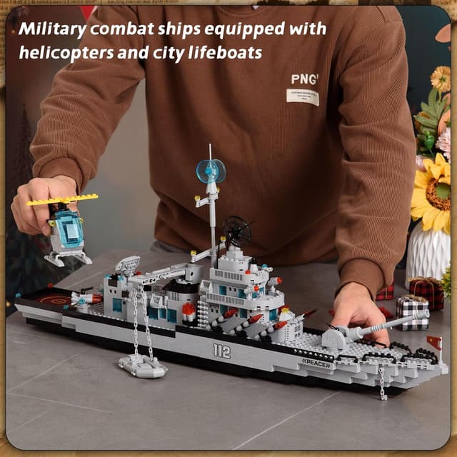 Detalle de Military Battleship Cruiser Set 1442 pieces