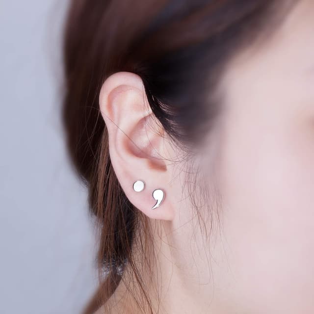 Detalle 2 de VIKI LYNN Semikolon Ohrstecker 925 Silber