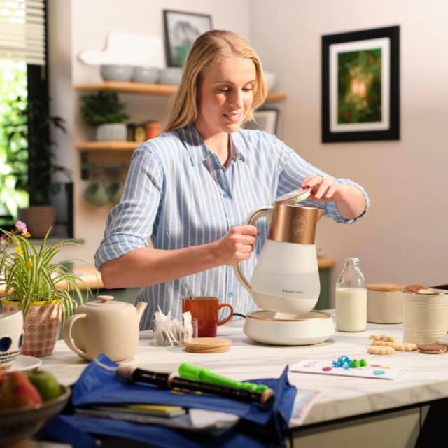 Detalle 2 de Russell Hobbs Calm hervidor 1,7 litros cristal mateado