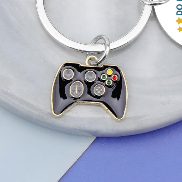 Detalle de Vadaka Gamer Gifts game keychain (stainless steel) for men, gamers and game lovers
