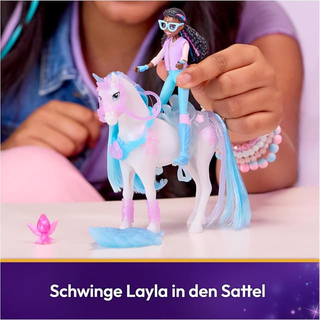 Detalle de Unicorn Academy Glacier’s Gemstone-Abenteuer mit Layla – Originalfigurenset im EIS-Magie-Design, ca. 12,7 cm mit 13 Zubehörteilen