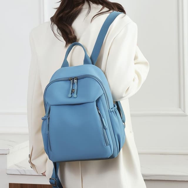 Detalle de YANAER mini backpack for women – lightweight small daypack for college, work & travel