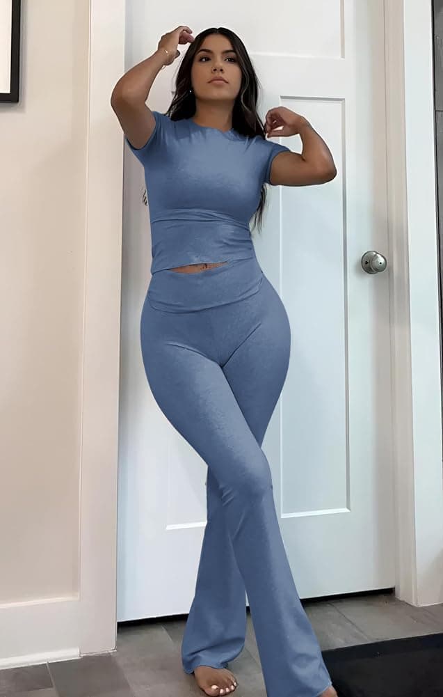 Detalle de YETOWA Women’s 2-Piece Lounge Outfit Set: Slim Short-Sleeve Top & Low-Rise Flare Leggings