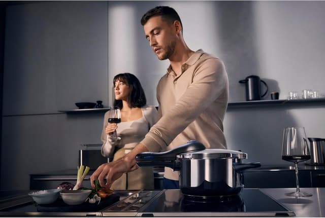 Thumbnail 19 de WMF Perfect Plus - Olla Rápida 22 cm, Acero Inoxidable