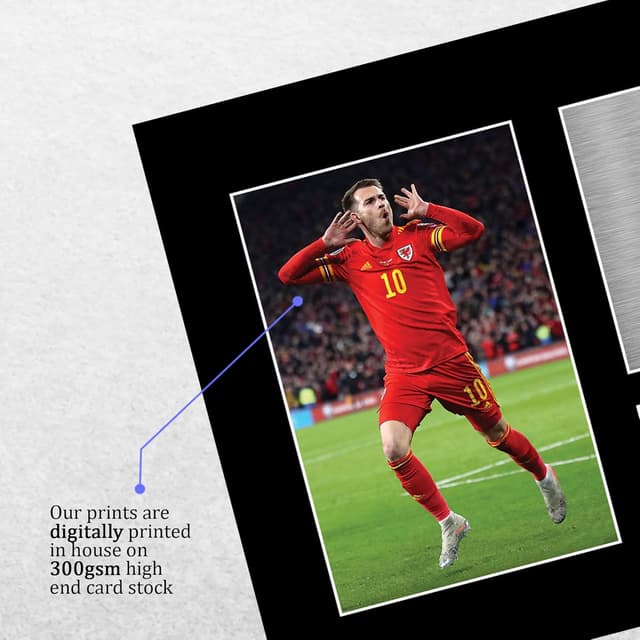 Detalle 2 de HWC Trading A4 Aaron Ramsey signed print for fans