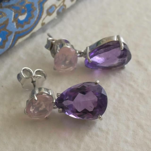 Detalle 2 de Rose Quartz and Amethyst Sterling Silver Drop Earrings (Handmade 925 Silver) – Natural Gemstone Statement Drops