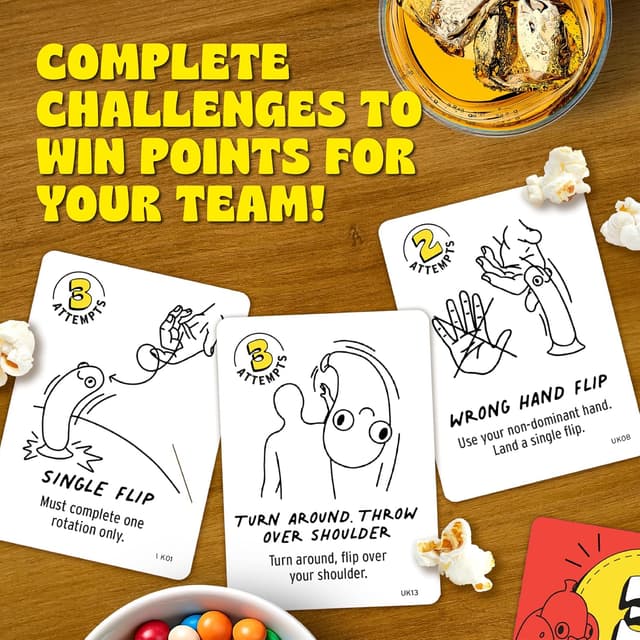 Detalle 1 de Big Potato Chicken vs Hotdog: The Ultimate Challenge Party Game board game for flipping-fun nights