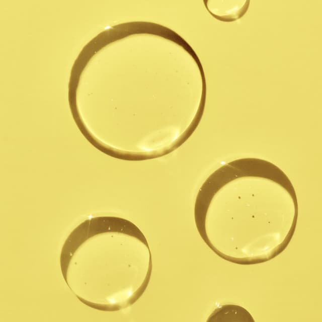 Detalle de Tree Hut Tropic Glow Moisturizing Shave Oil (Gel-to-Oil), Hydrating Shave Oil for a Smooth, Comfortable Razor Glide