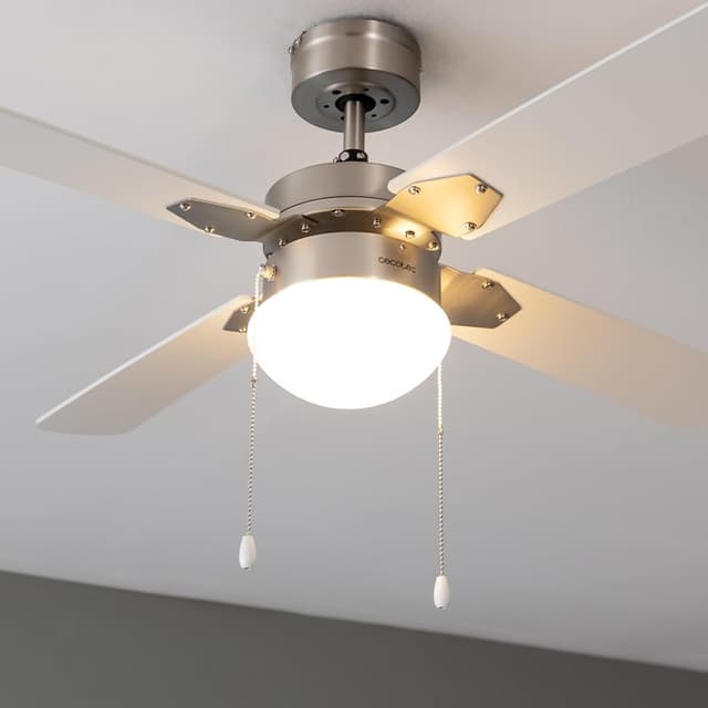 Detalle 2 de Cecotec EnergySilence Aero 450 Ventilatore da soffitto con luce 50 W, 106 cm, 3 velocità e pale reversibili inverno/estate
