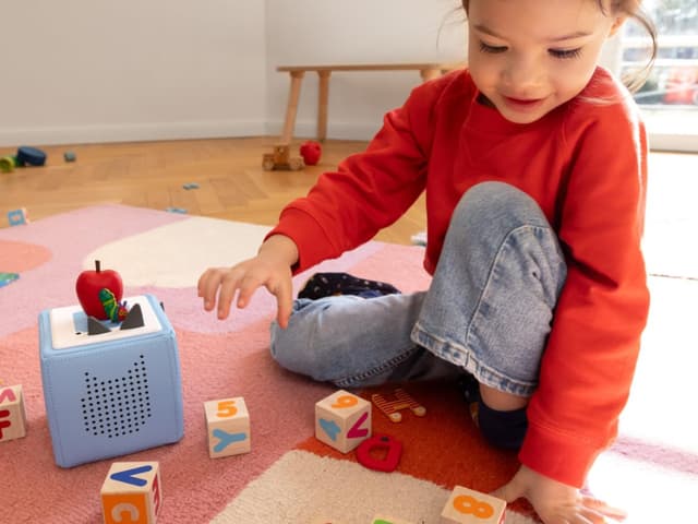 Detalle 2 de tonies The Very Hungry Caterpillar for toniebox