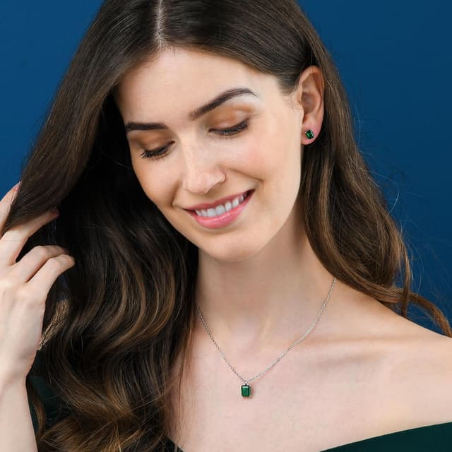 Detalle 2 de namana Collana da donna in Argento Sterling 925 con pietra smeraldo rettangolare e scatola regalo (taglia S)