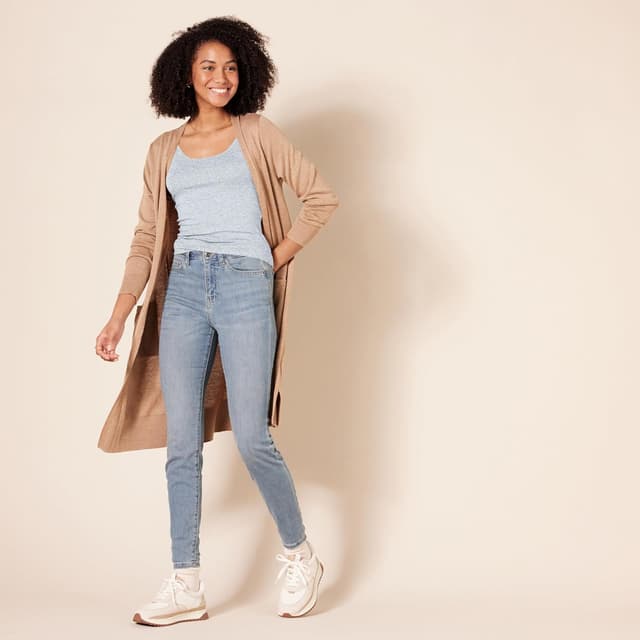 Detalle de Amazon Essentials Femme Débardeur coupe ajustée en coton modal (tirantes fins)