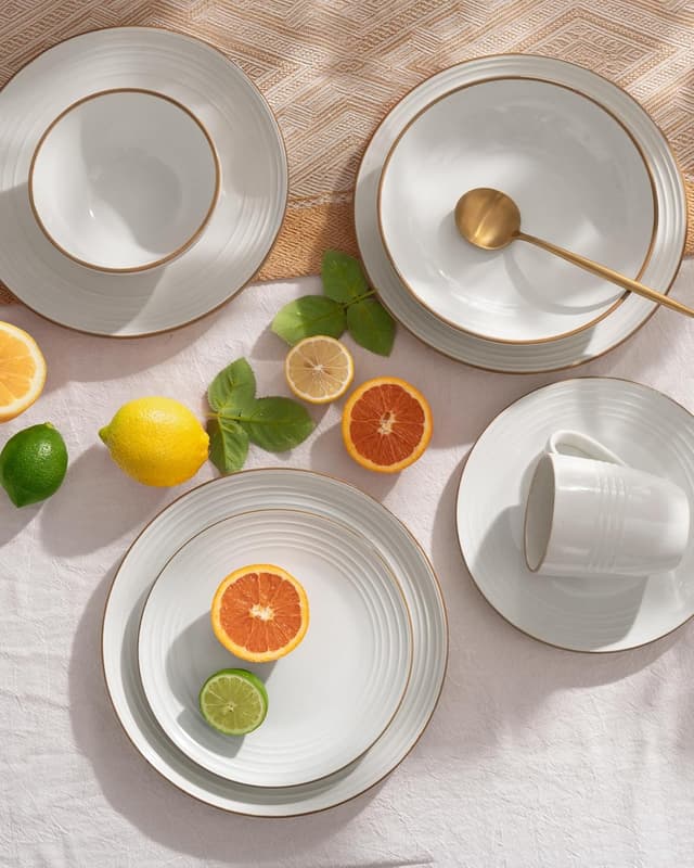 Detalle de Famiware Jupiter 18-Piece Stoneware Dinnerware Set (Service for 6) in White