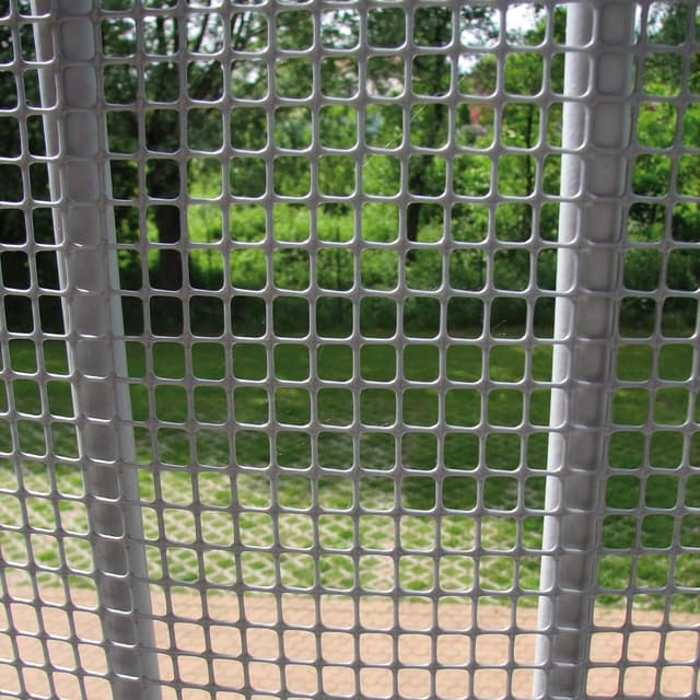 Detalle 2 de TENAX Quadra 10 Rete protettiva in HDPE argento 0,50 x 30 m con trattamento anti-UV