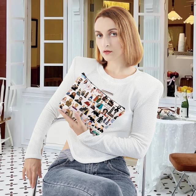 Detalle de LEVLO Horror Story character makeup bag (cotton canvas) “Chase Your Fate” zip pouch