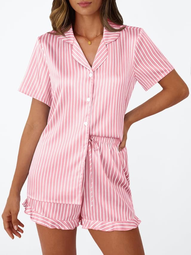 Detalle de LILLUSORY Women’s Satin Silk Pajamas Set (2-Piece Ruffle Ruffle PJs) — Button-Down Top & Shorts