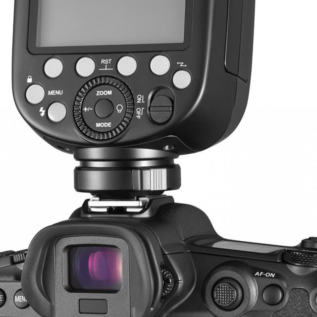 Detalle de Kit de flash Godox V860III TTL con radio Godox X para Fujifilm