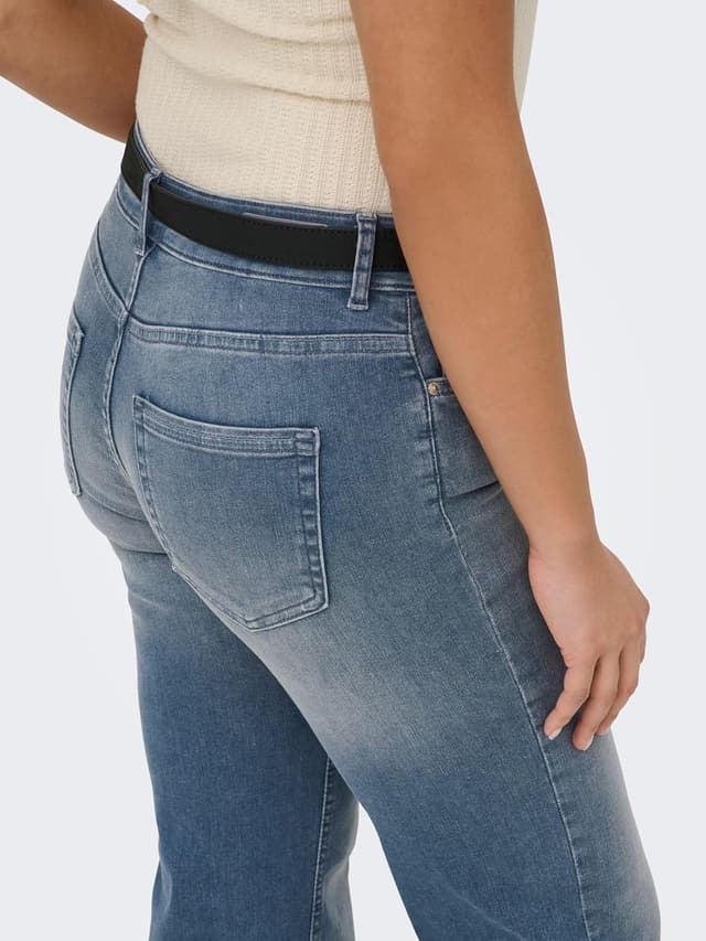 Detalle de ONLY Female Straight-Fit Jeans ONLBLUSH mit mittlerer Taille – gerade geschnitten
