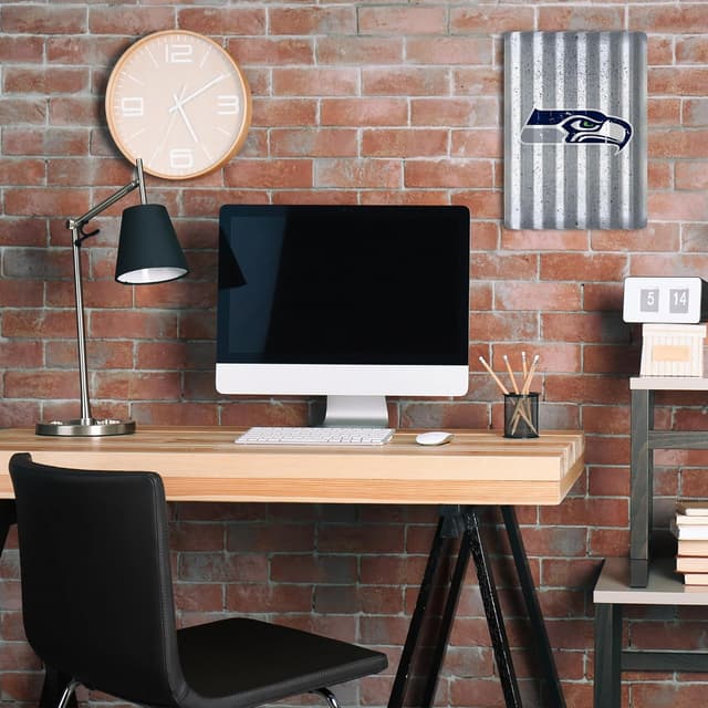 Detalle 2 de Rico Industries NFL Football 12" x 16" Tin Metal Roof Sign for Sports Fans